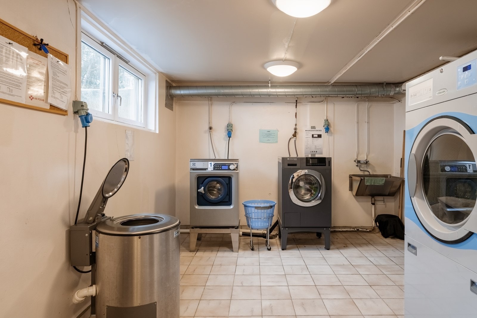 Borettslaget har felles vaskeri tilgjengelig for beboerne. Galleribilde