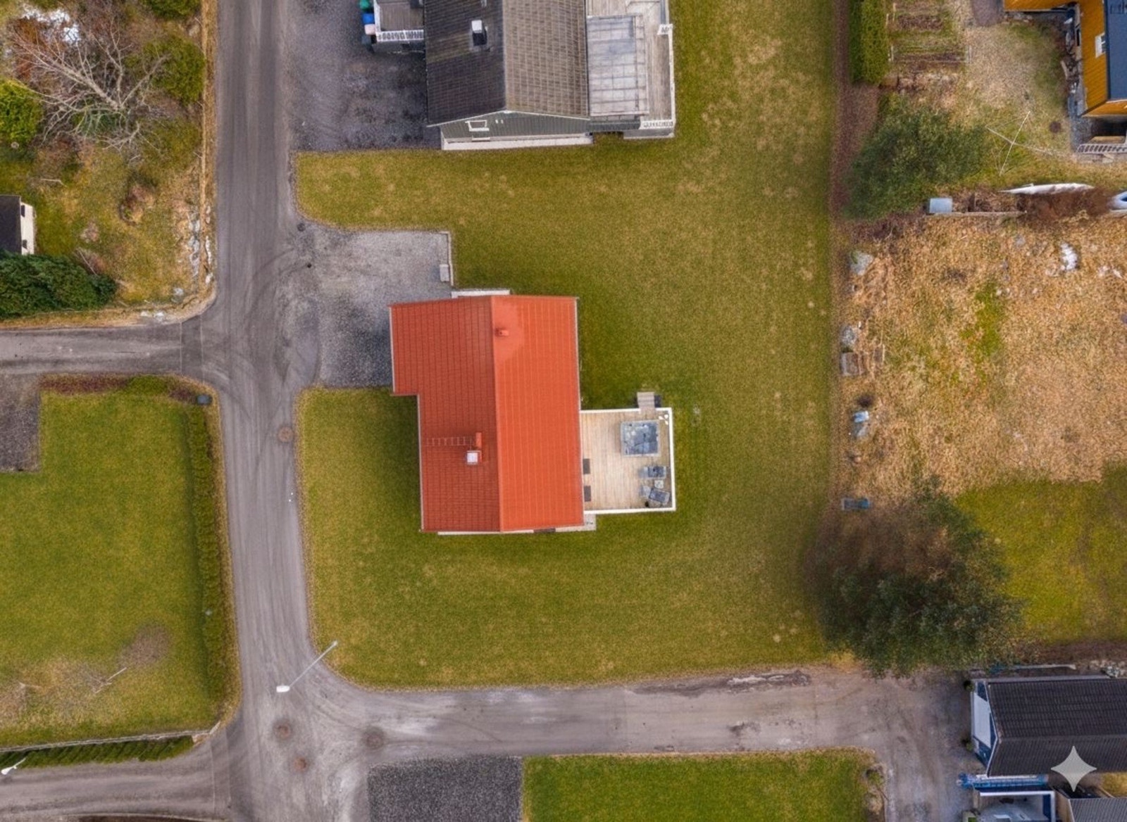 Eiendommen sett fra fugleperspektiv. Galleribilde