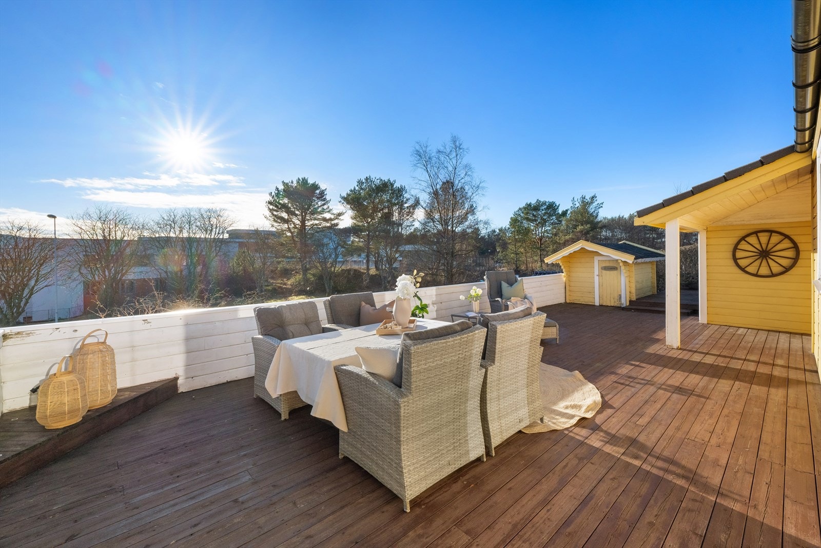 Her kan man nyte morgen og ettermiddagssol. Galleribilde