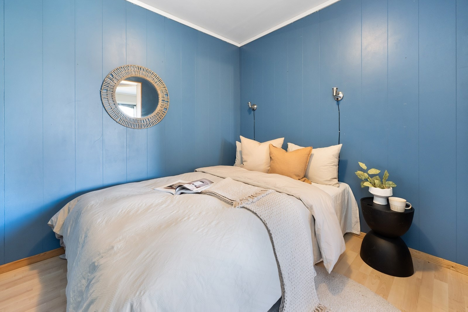 Sovealkoven har god plass for stor seng. Galleribilde