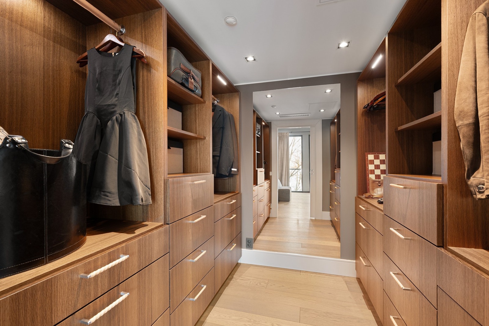 Walk-in garderobe Galleribilde