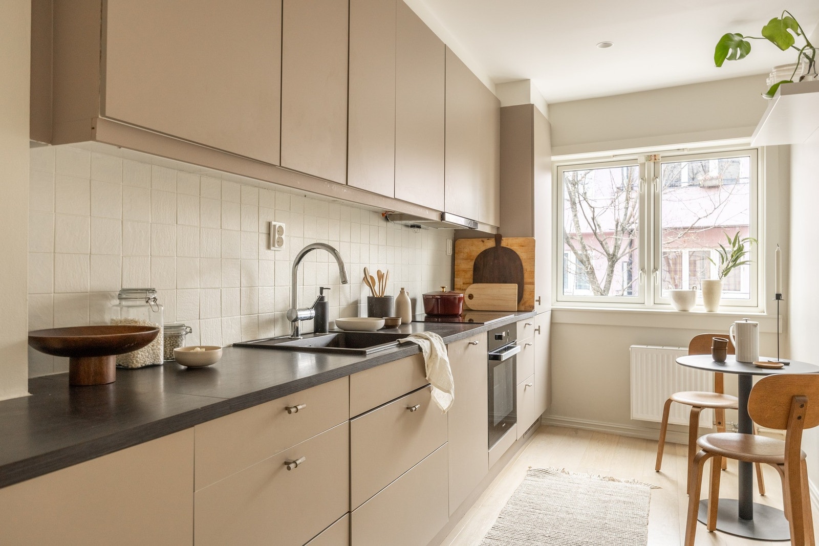 Rikelig med både benk- og skapplass. Galleribilde