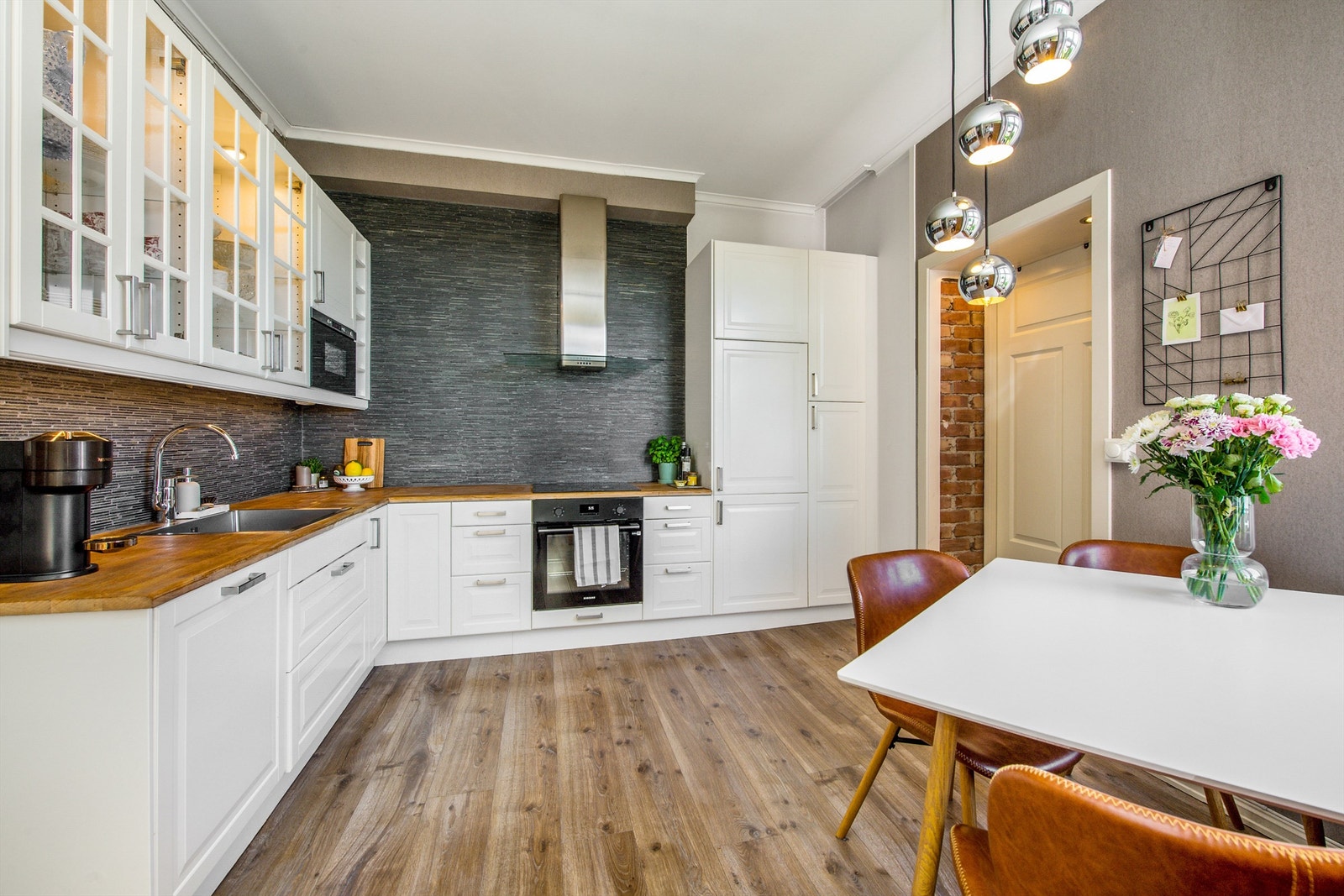 Klassisk og pen leilighet som passer for mange! Galleribilde