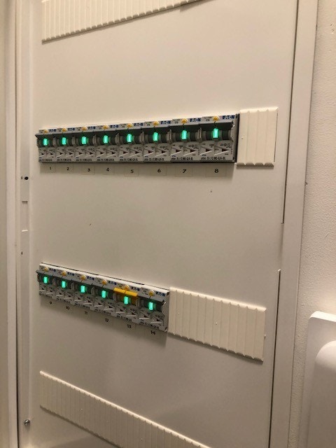 Nytt el anlegg med automatsikringer og jordfeilvarslere Galleribilde