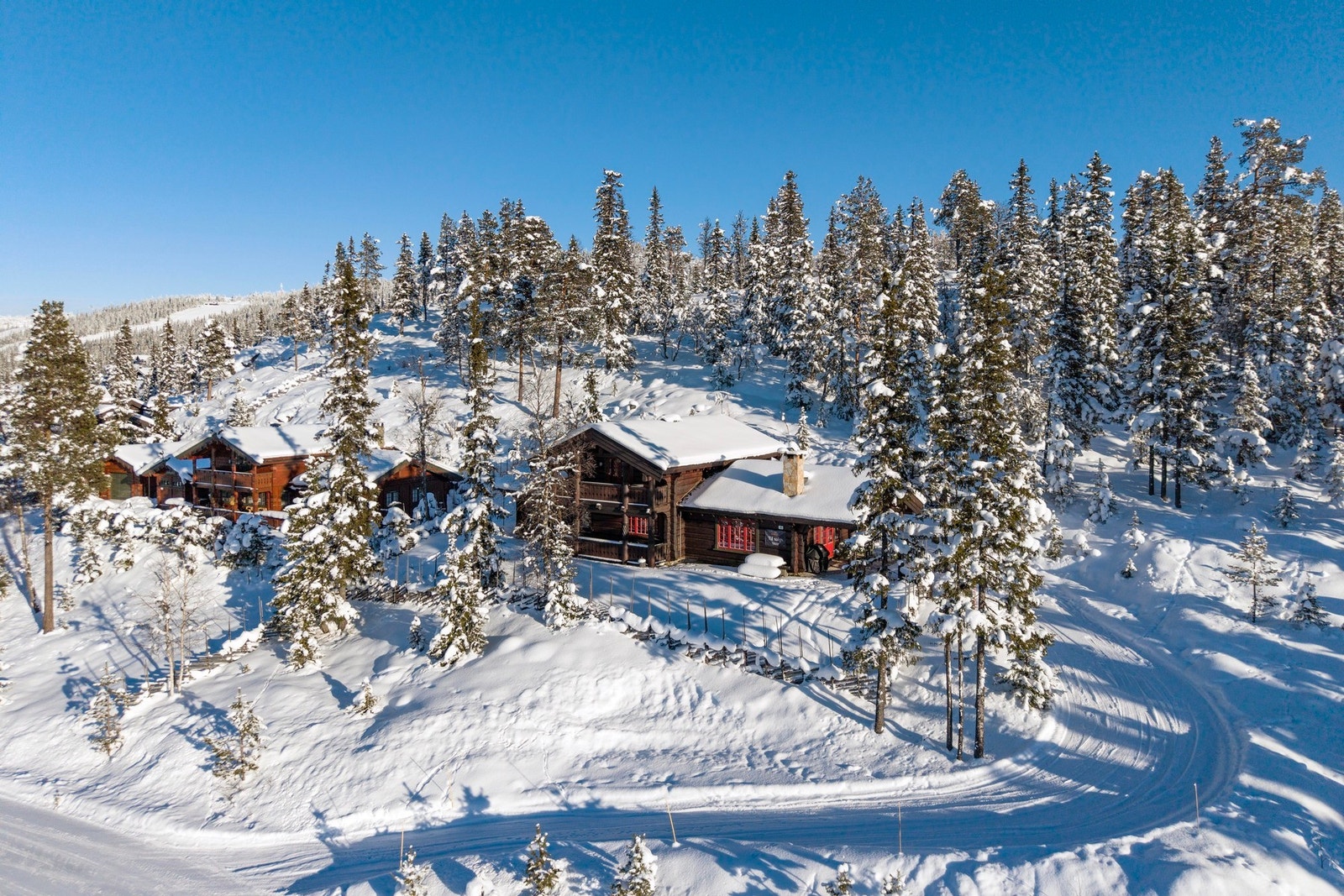 Hytta her en fantastisk beliggenhet på Nesfjellet. Galleribilde
