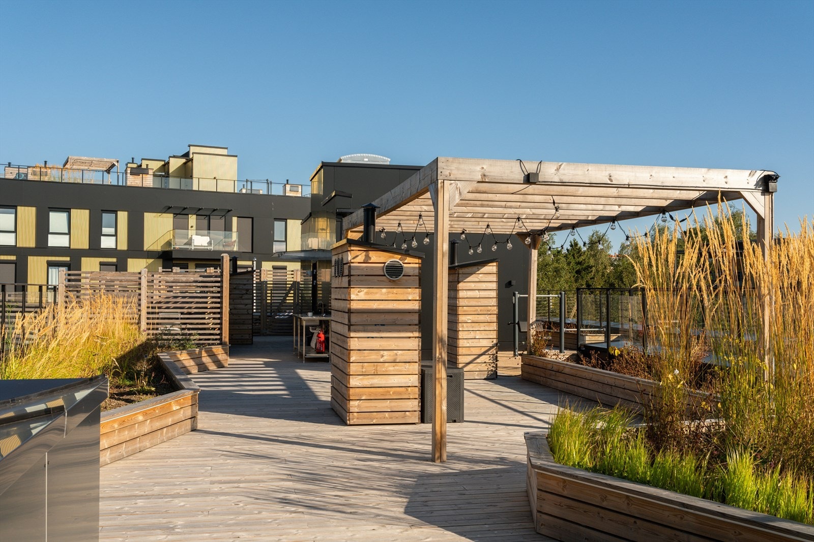 Bygget har attraktive felles takterrasser med flott utsikt over byen. Galleribilde