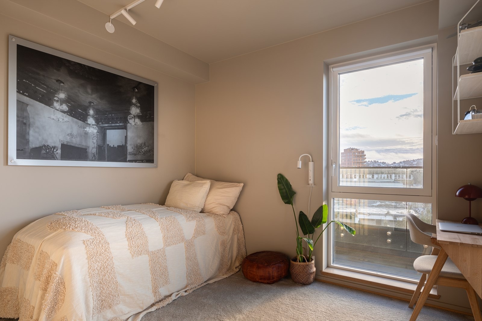 Det andre soverommet egner seg godt som gjesterom eller kontor. Galleribilde