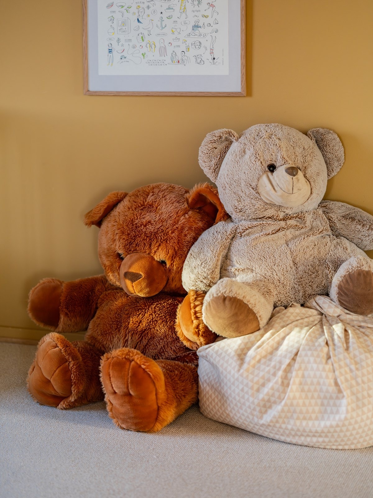 Gjennomtenkte detaljer og materialvalg preger hele boligen. Galleribilde