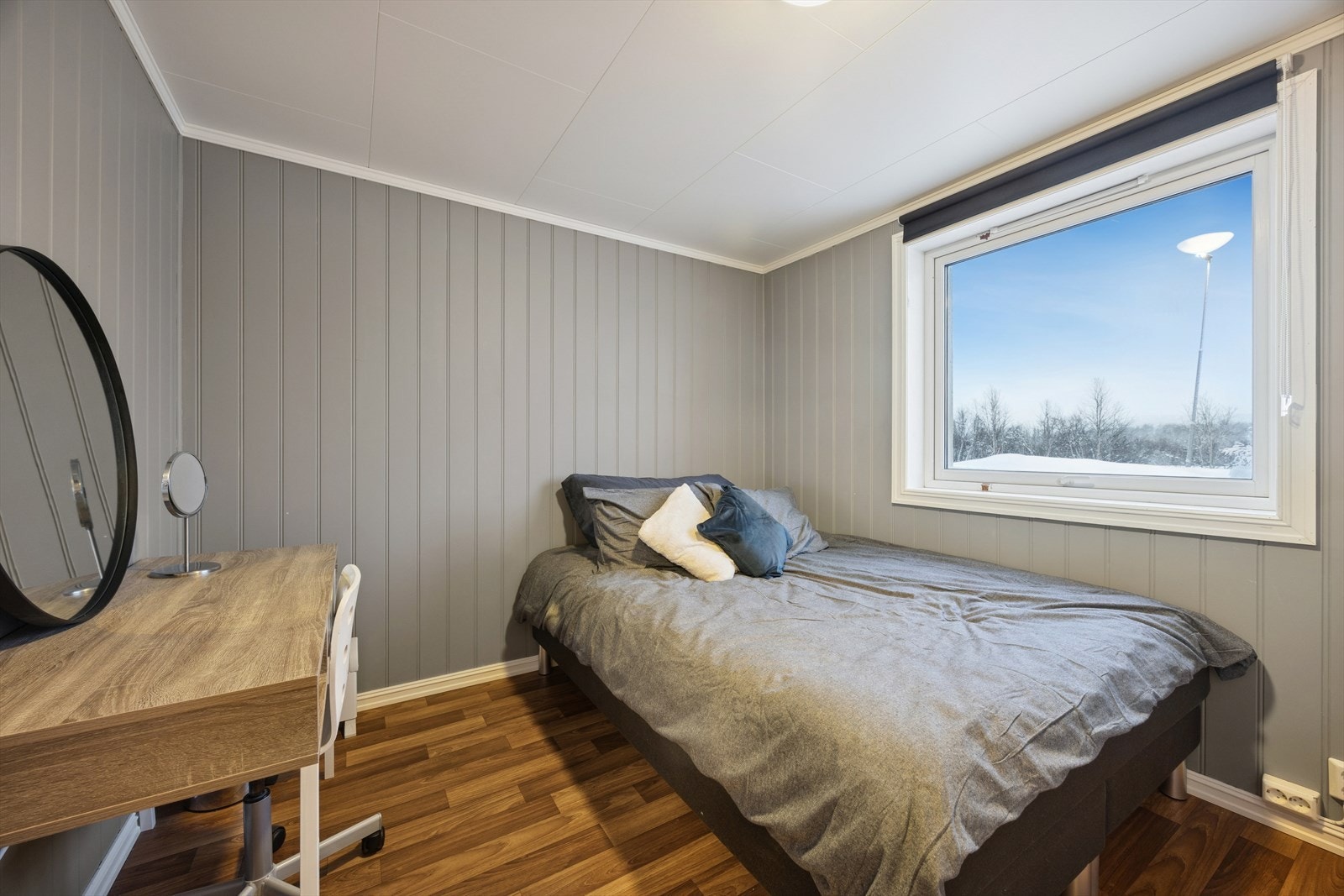 Det tredje soverommet i etasjen har en god størrelse og er enkelt å møblere. Galleribilde