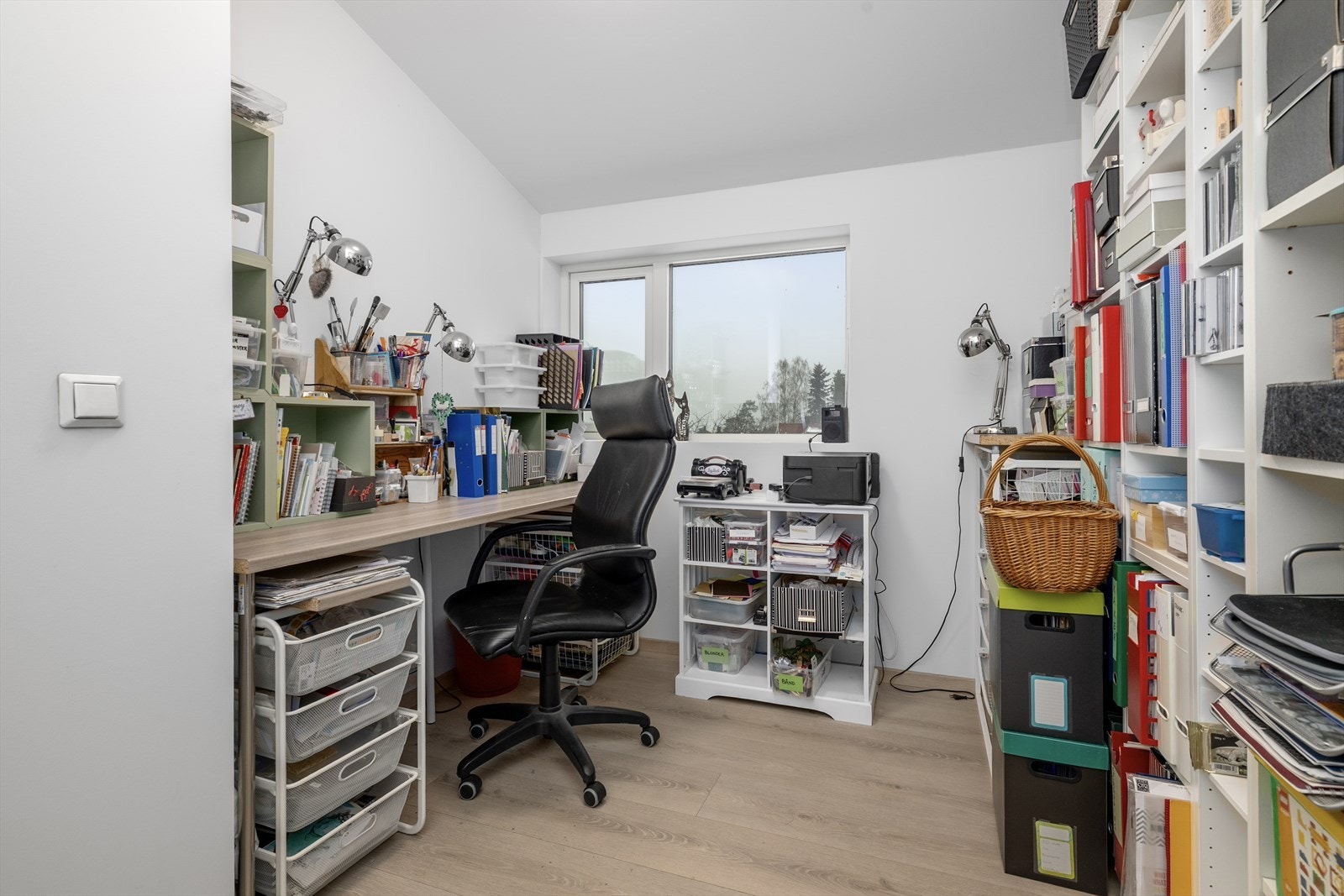 Soverom som i dag er innredet som et kontor. Galleribilde