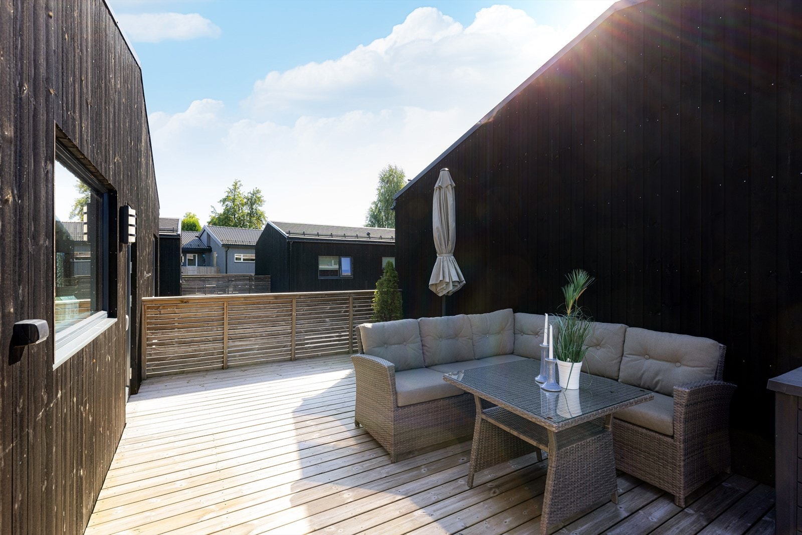 Terrassen fremstår lun og hyggelig. Galleribilde