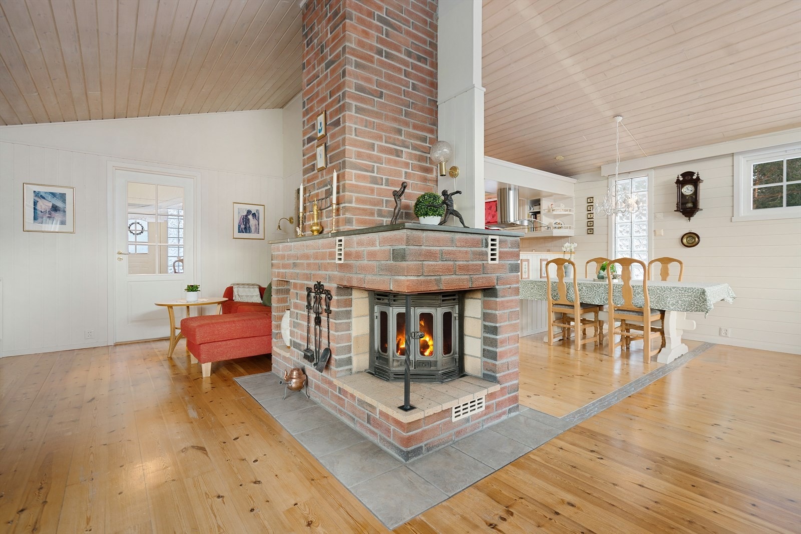 Peisen gir en god og lun varme på kalde dager. Galleribilde