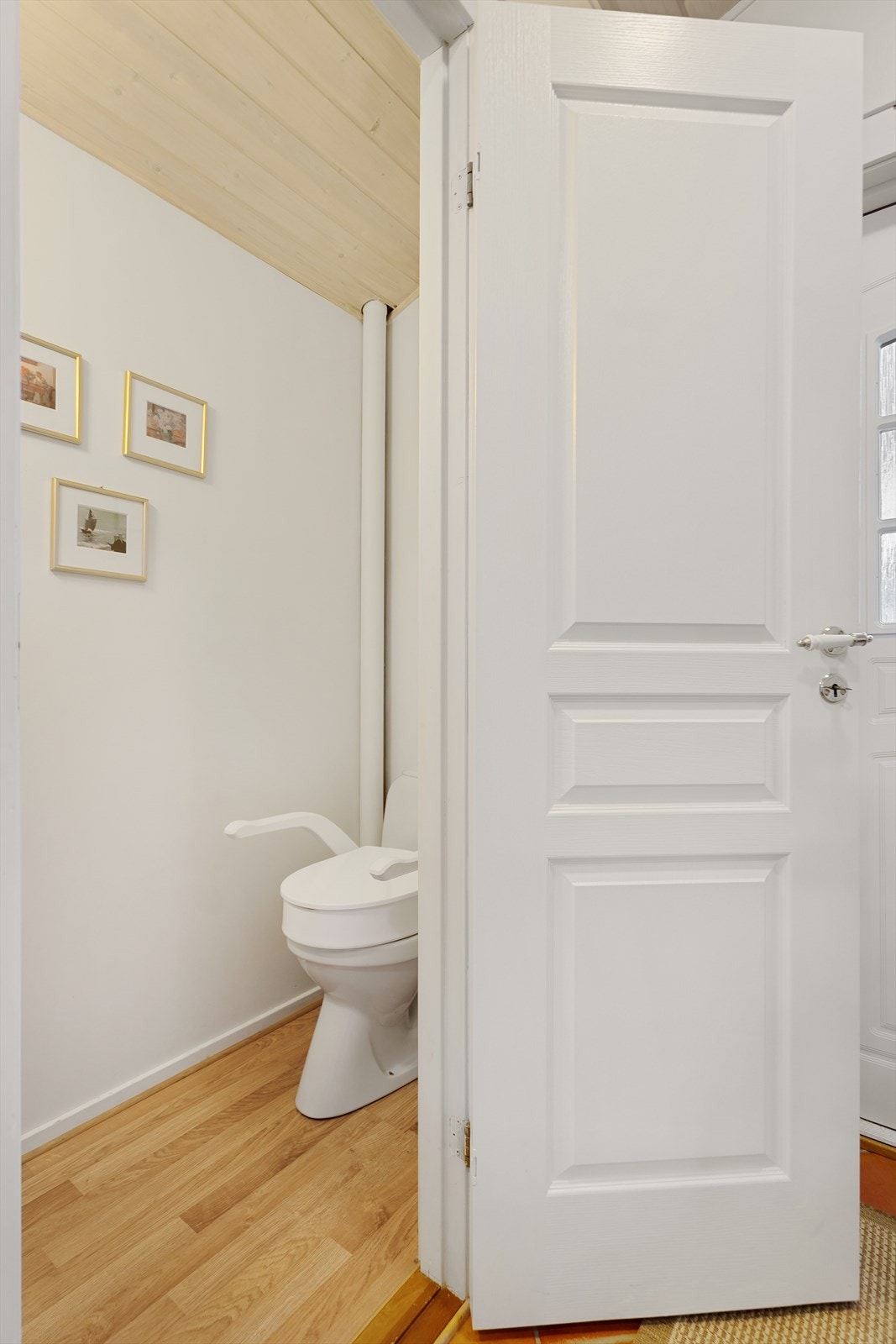 Toalettrom Galleribilde