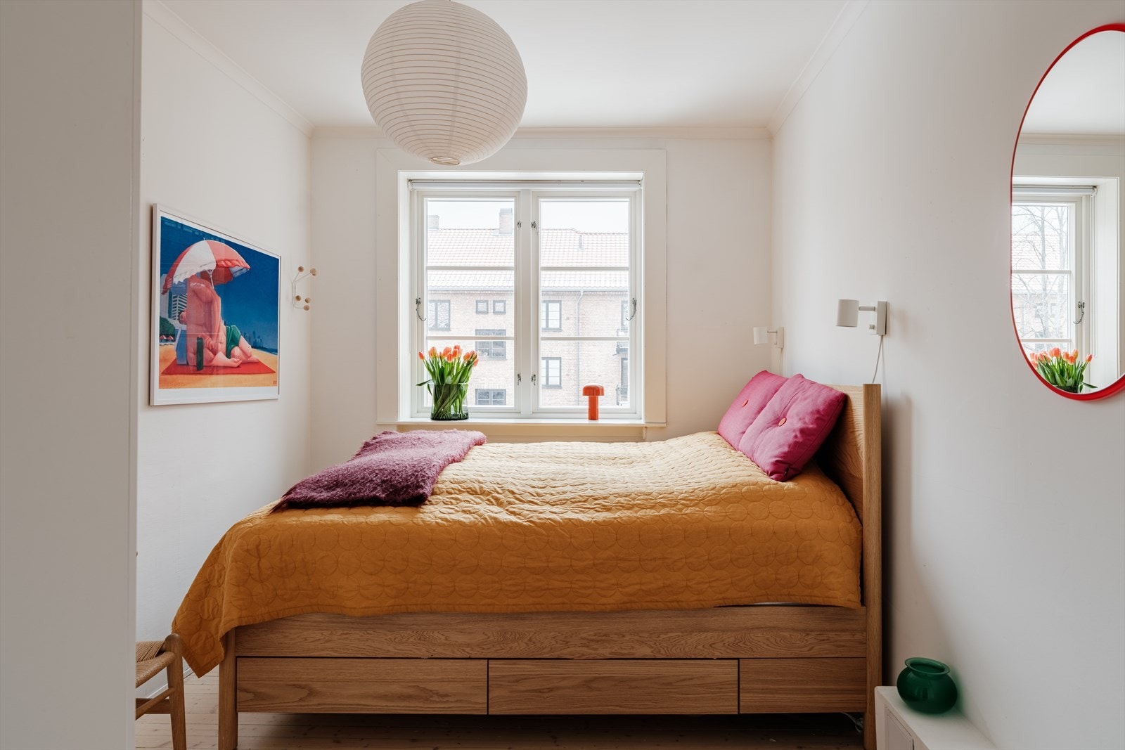 Det andre soverommet er også av god størrelse med god plass til nattbord, dobbeltseng og skap. Galleribilde