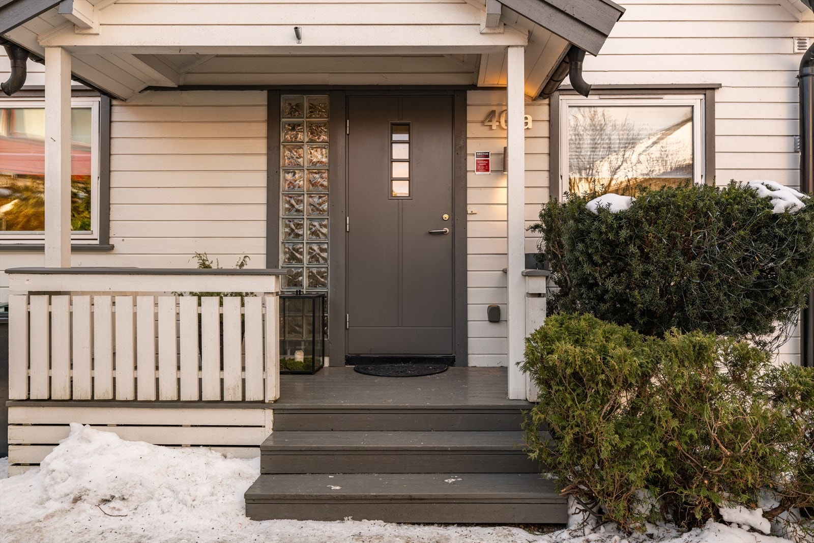 Overbygget inngangsparti. Galleribilde