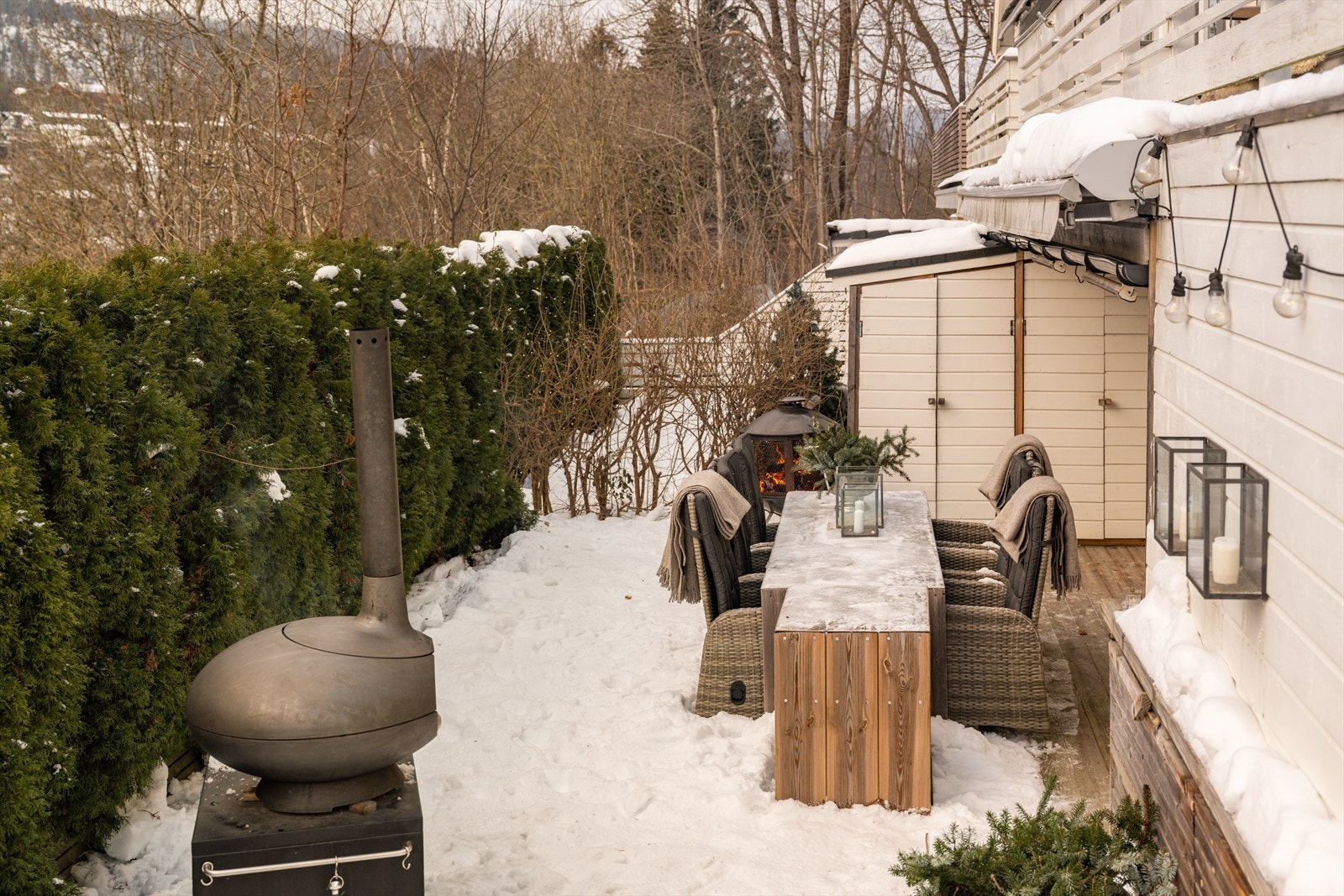 Skjermet terrasse på 45 kvm mot øst. Galleribilde