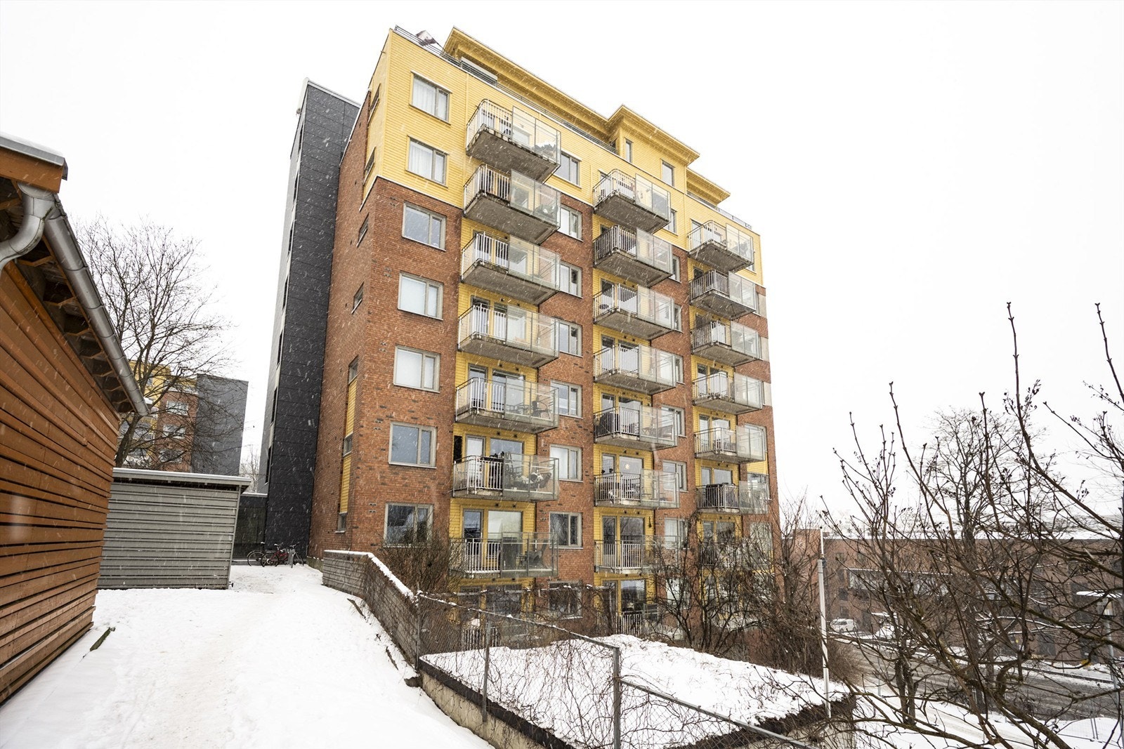 Boligen ligger fint til ved foten av Ekebergskrenten - rundt sjarmerende bebyggelser! Galleribilde