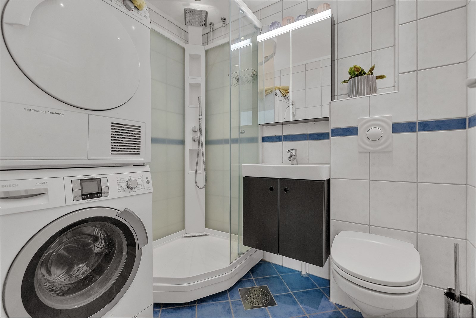 Flislagt bad oppført i 2002 i regi av borettslaget. Galleribilde