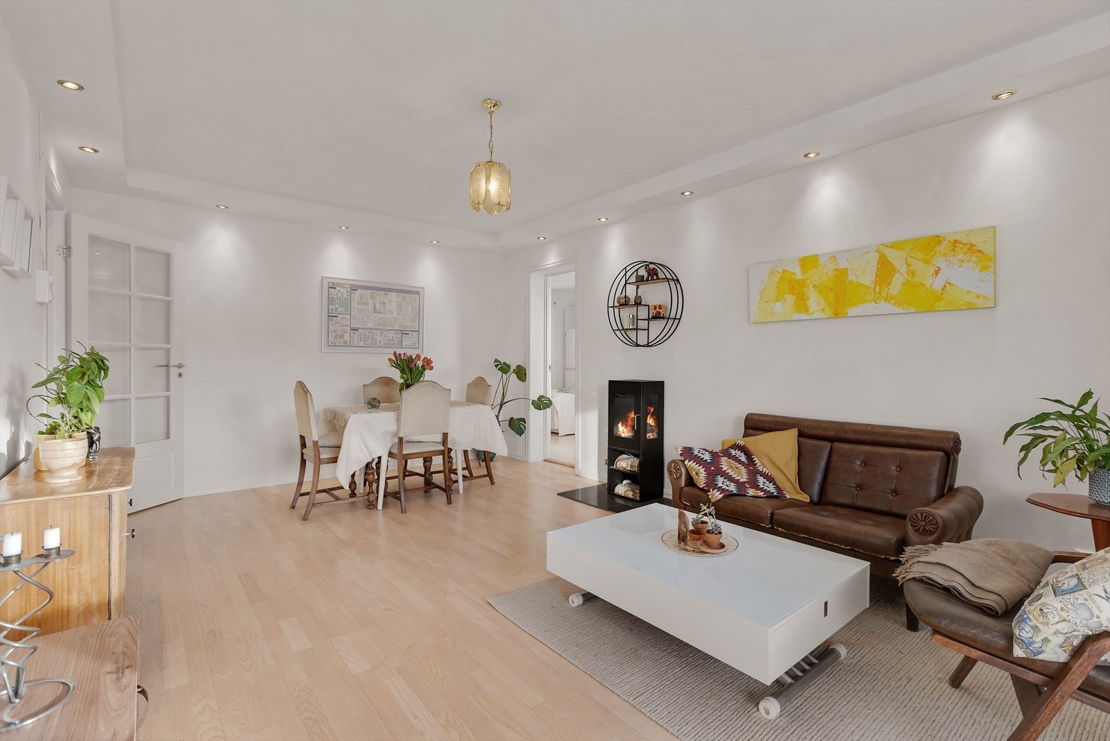 Jonas Dahlén har gleden av å presentere Enebakkveien 174! Foto: Martin Kaasa Galleribilde