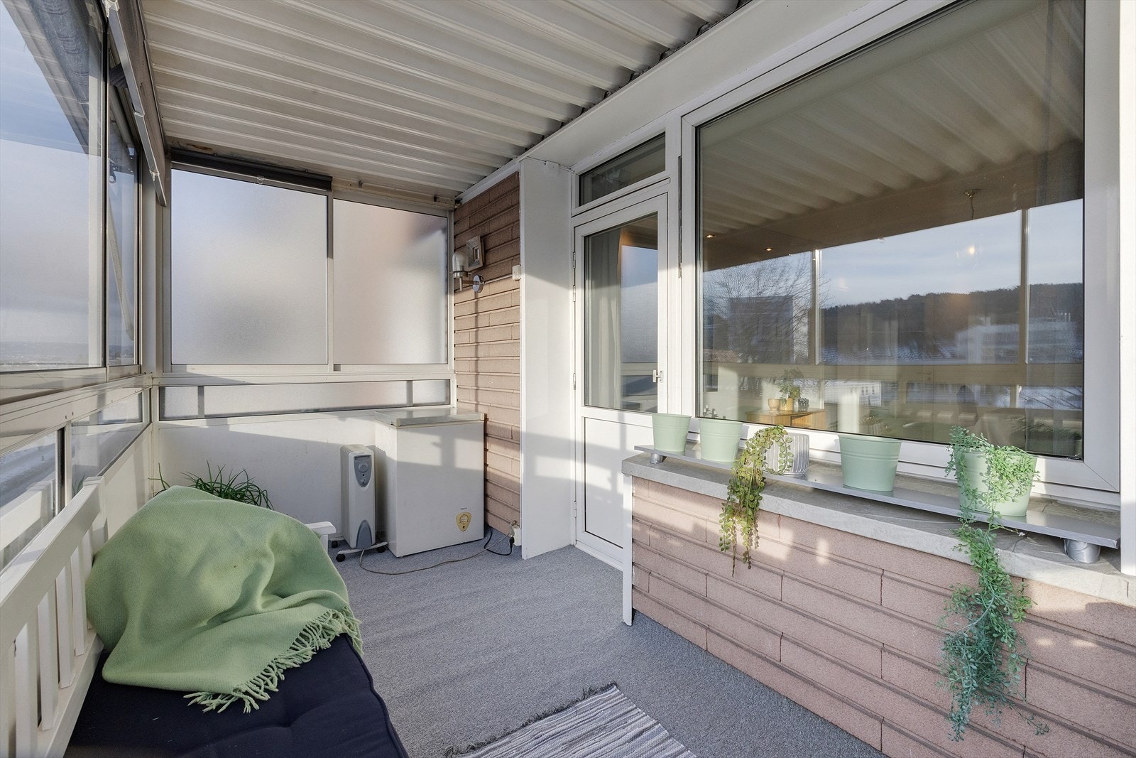 Her har du god plass til sofagruppe for å nyte sommeren og morgenkaffen. Galleribilde