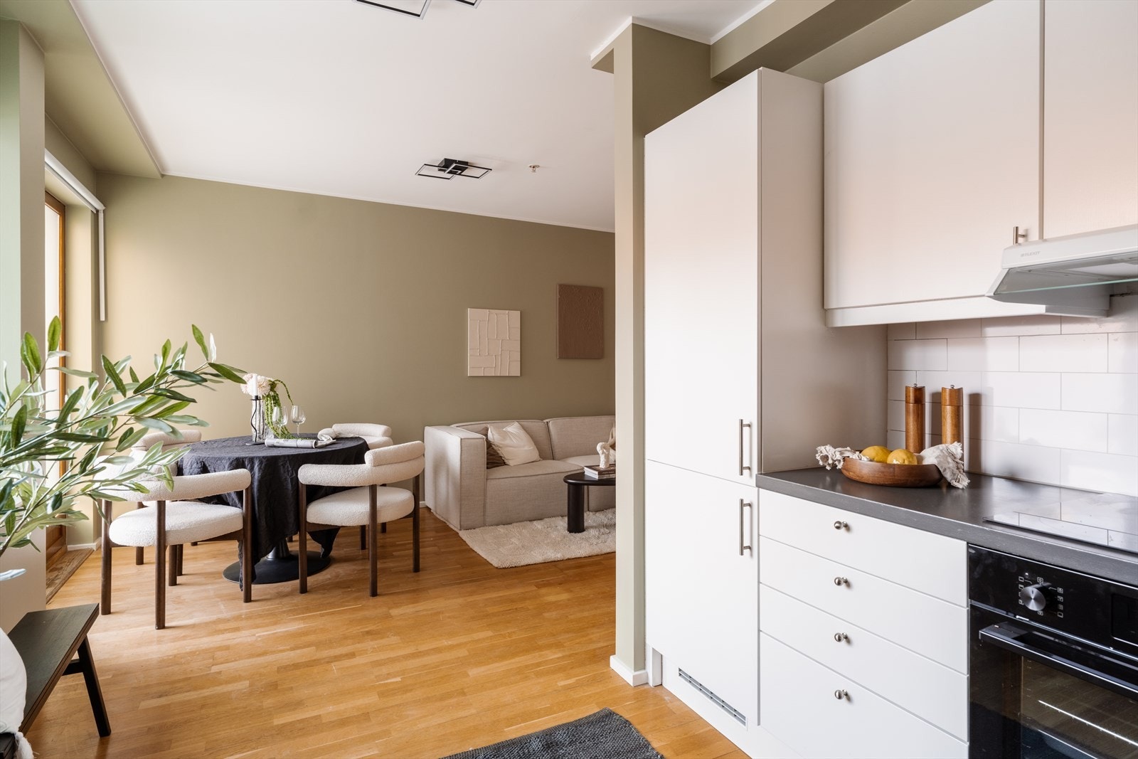 Kjøkkenet er utstyrt med balansert ventilasjon for et godt inneklima. Galleribilde