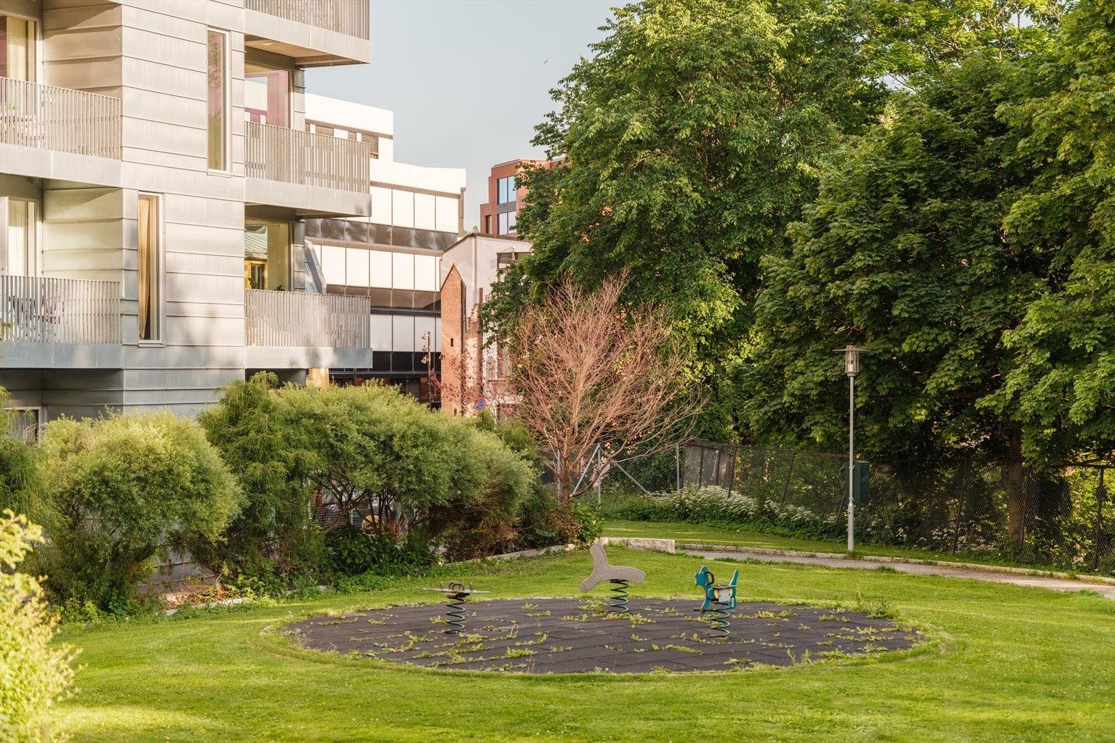 Nærområdet byr på flere grønne lunger og parker for rekreasjon. Galleribilde