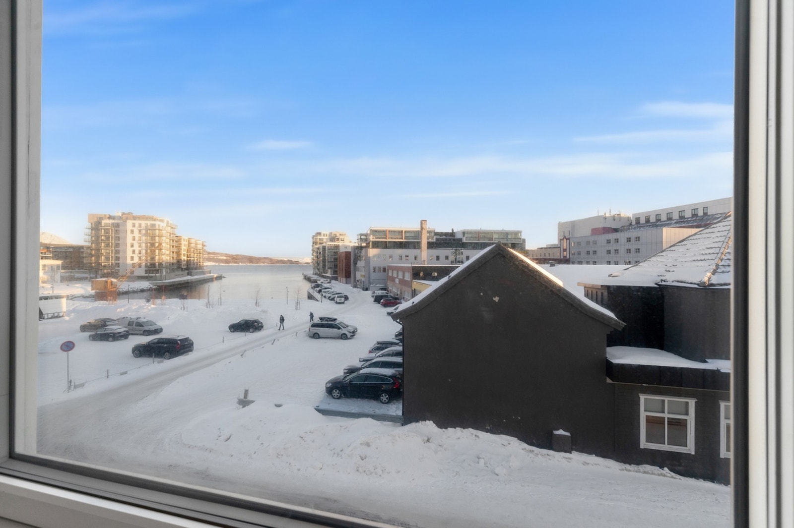 - Utsikt fra spisestuen med flott havutsikt. Galleribilde