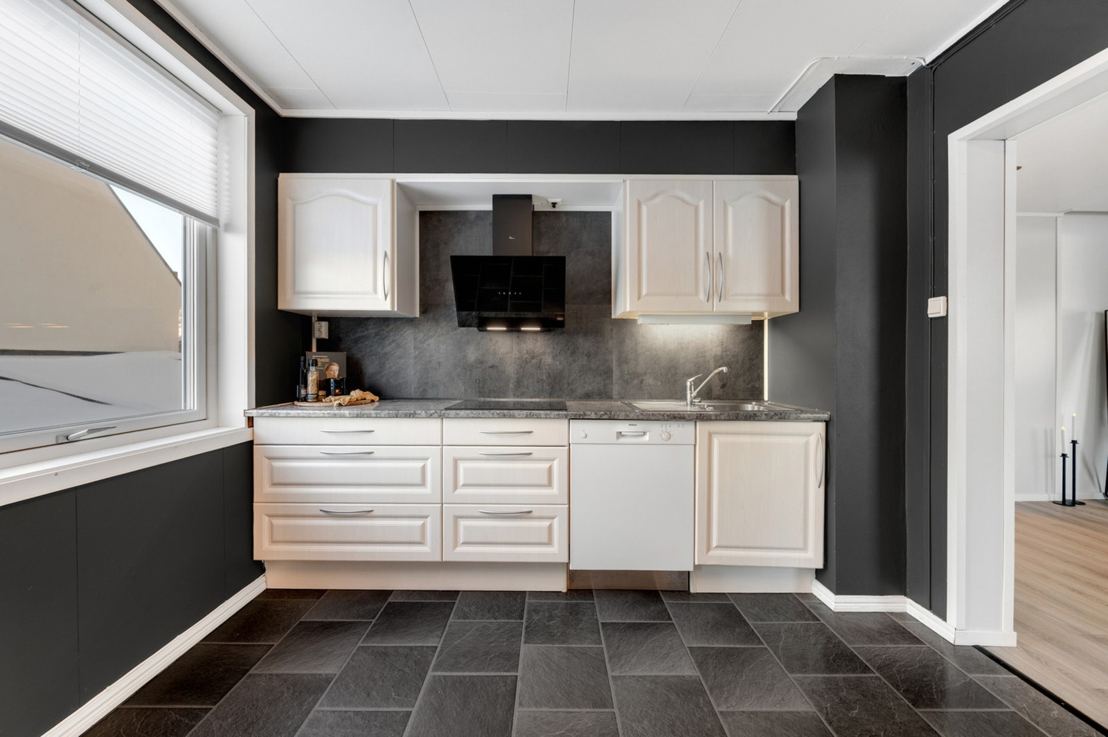 - Stort kjøkken som gir god plass til matlagingen. Galleribilde