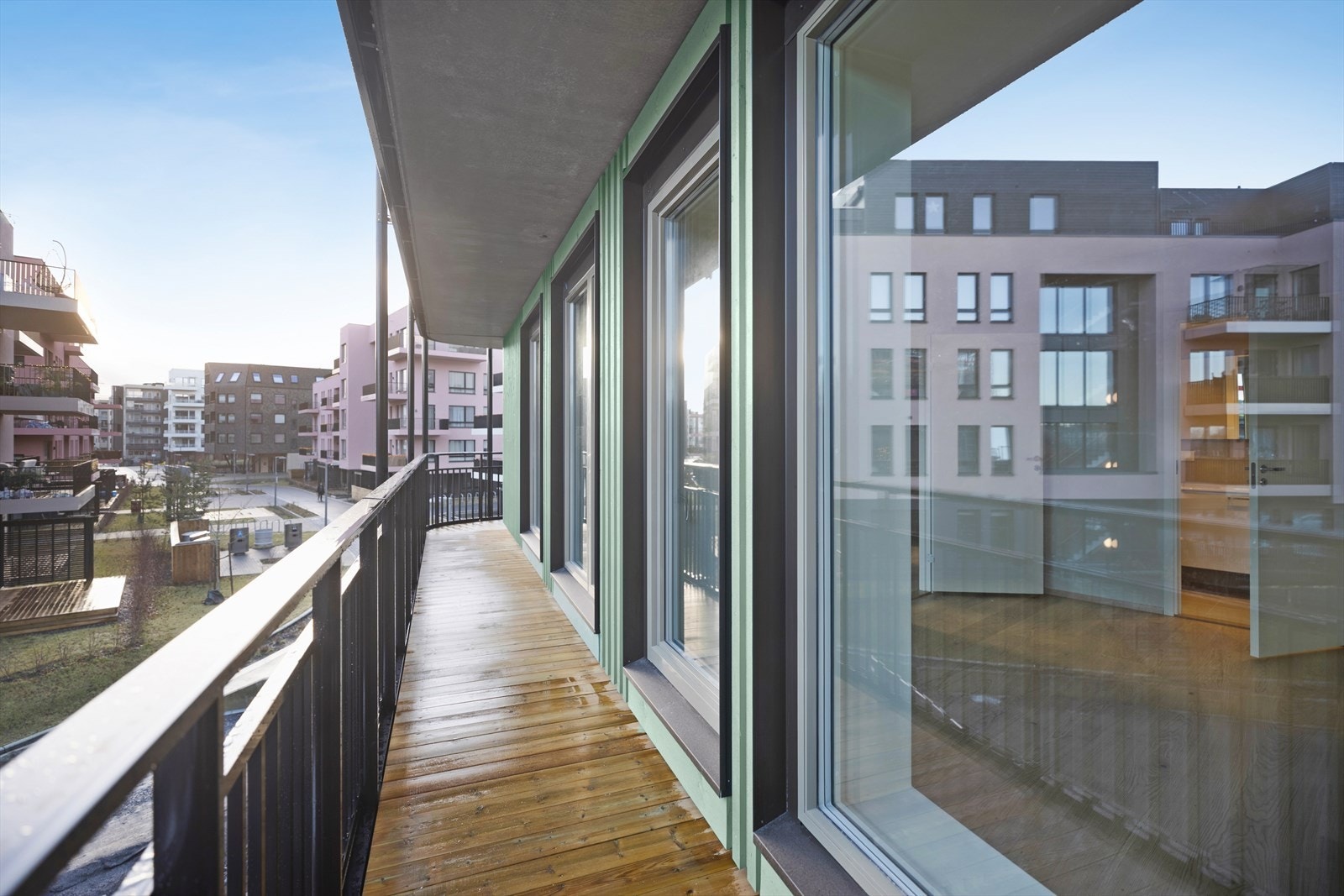 Østvendt fløy av veranda. Galleribilde