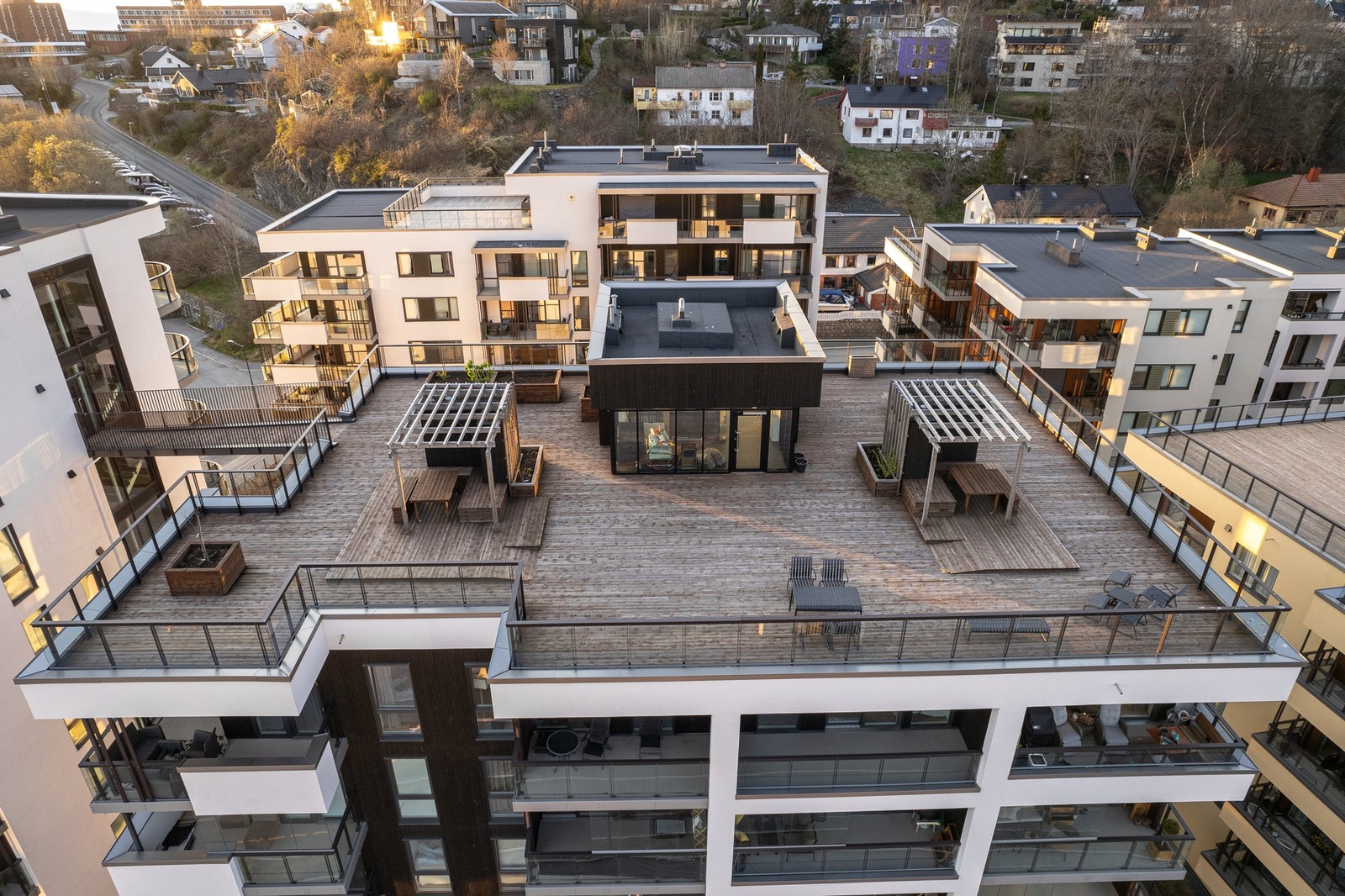 På taket av Ladebekken 6 disponerer sameiet en stor felles terrasse. Galleribilde