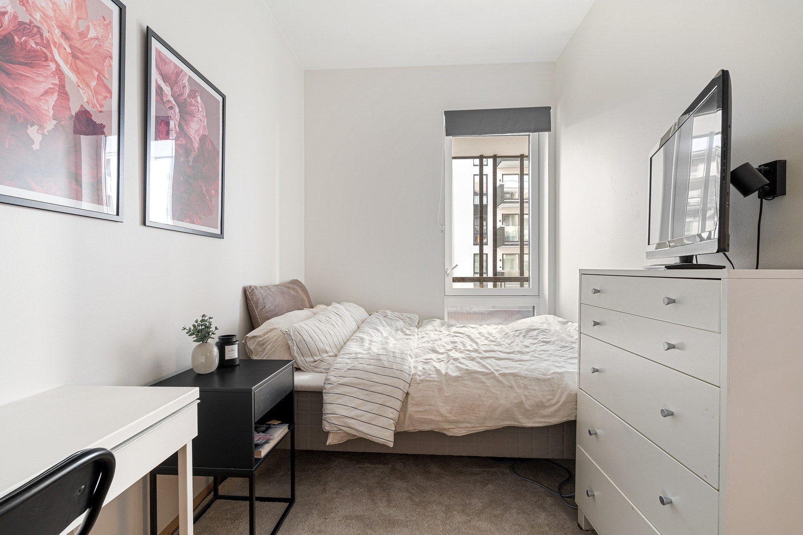 Soverommet er i underkant av 9 kvm og har god plass til dobbeltseng og øvrig ønsket inventar. Galleribilde