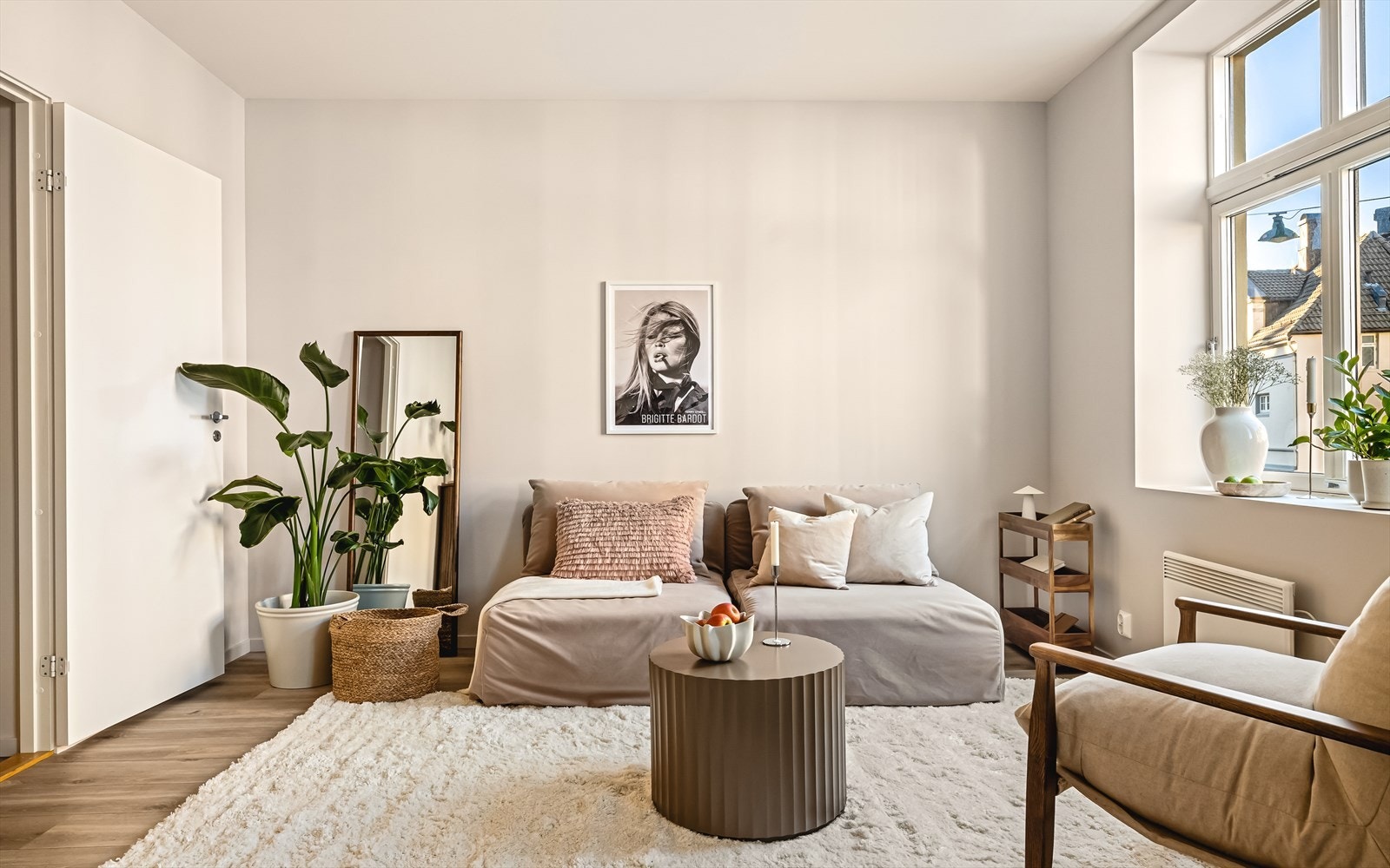 Praktisk plass for sofagruppen. Galleribilde