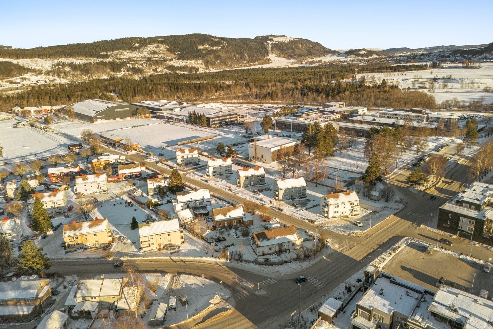 Det e rrusleavstand til Steinkjer videregående skole, idrettsanlegg, Steinkjer ungdomsskole og barnehage Galleribilde