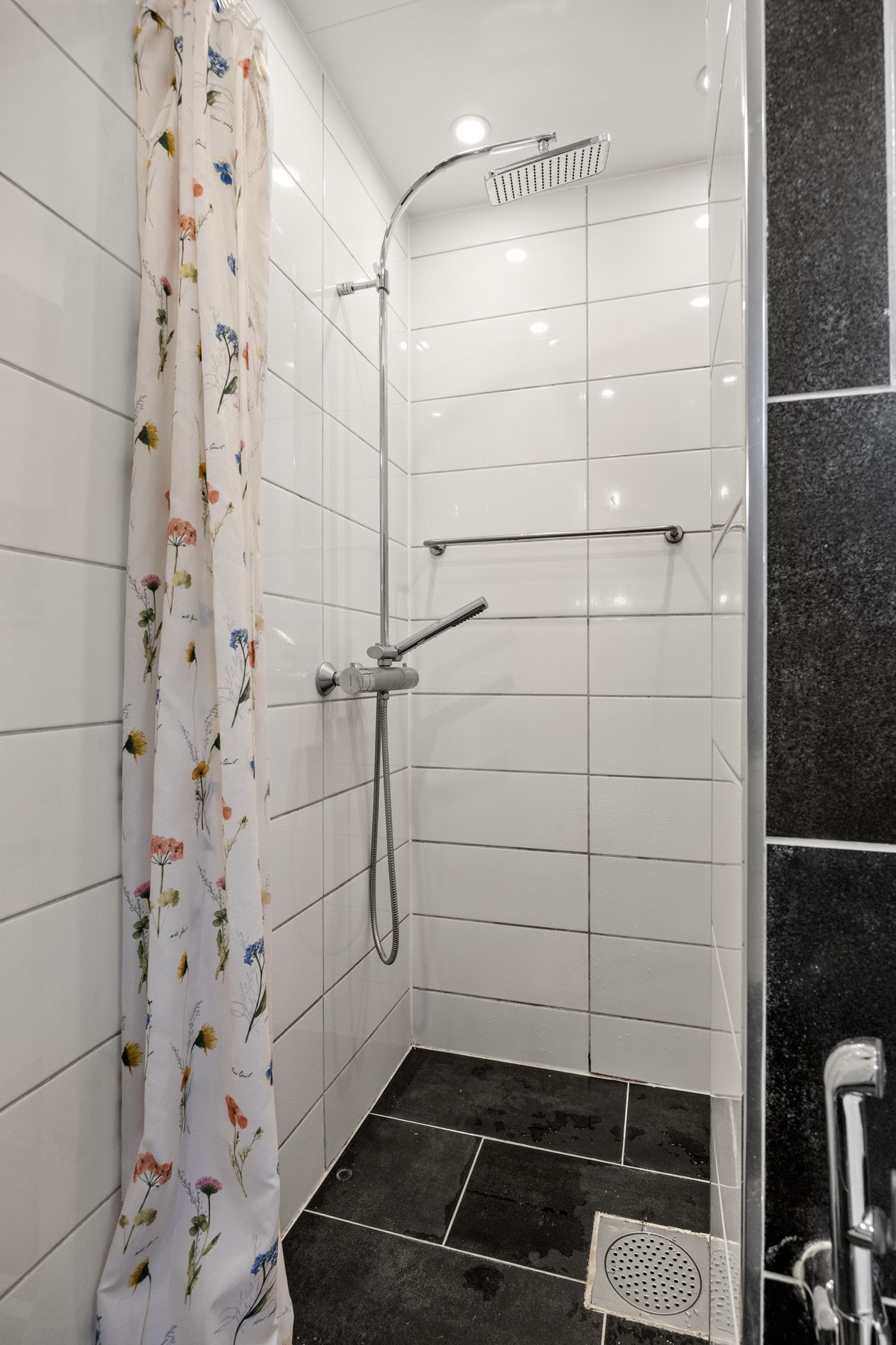 Dusjsone Galleribilde