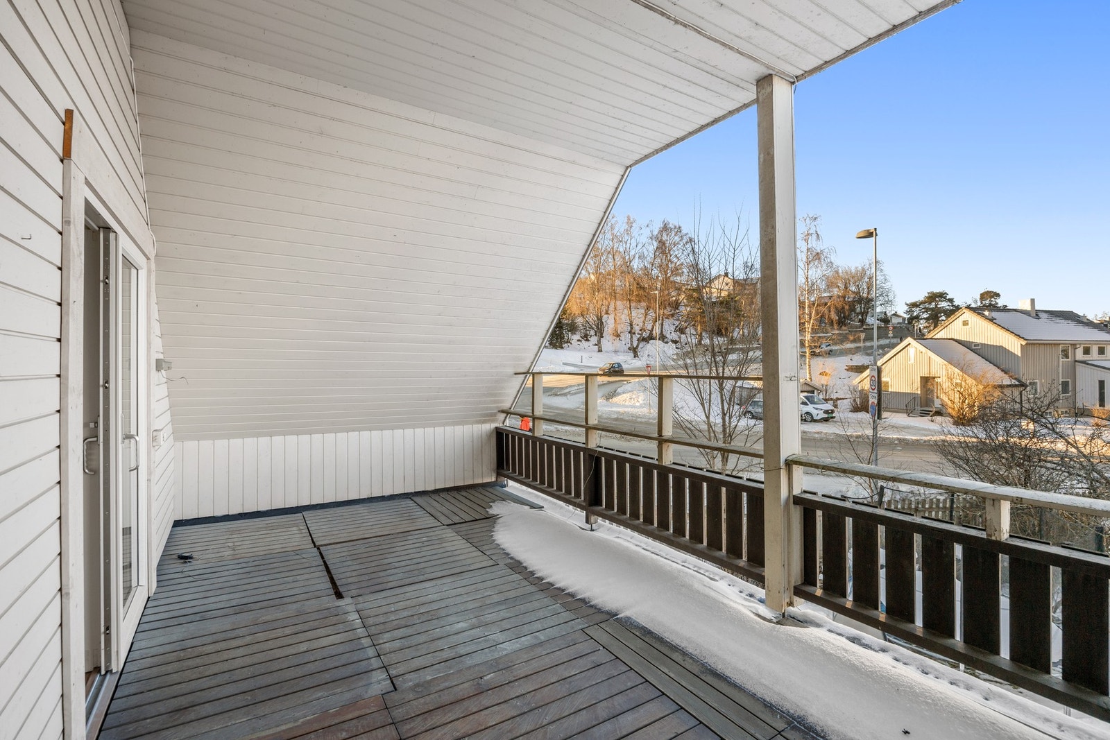 Romslig uteareal hvor man kan skape seg et hyggelig område! Galleribilde