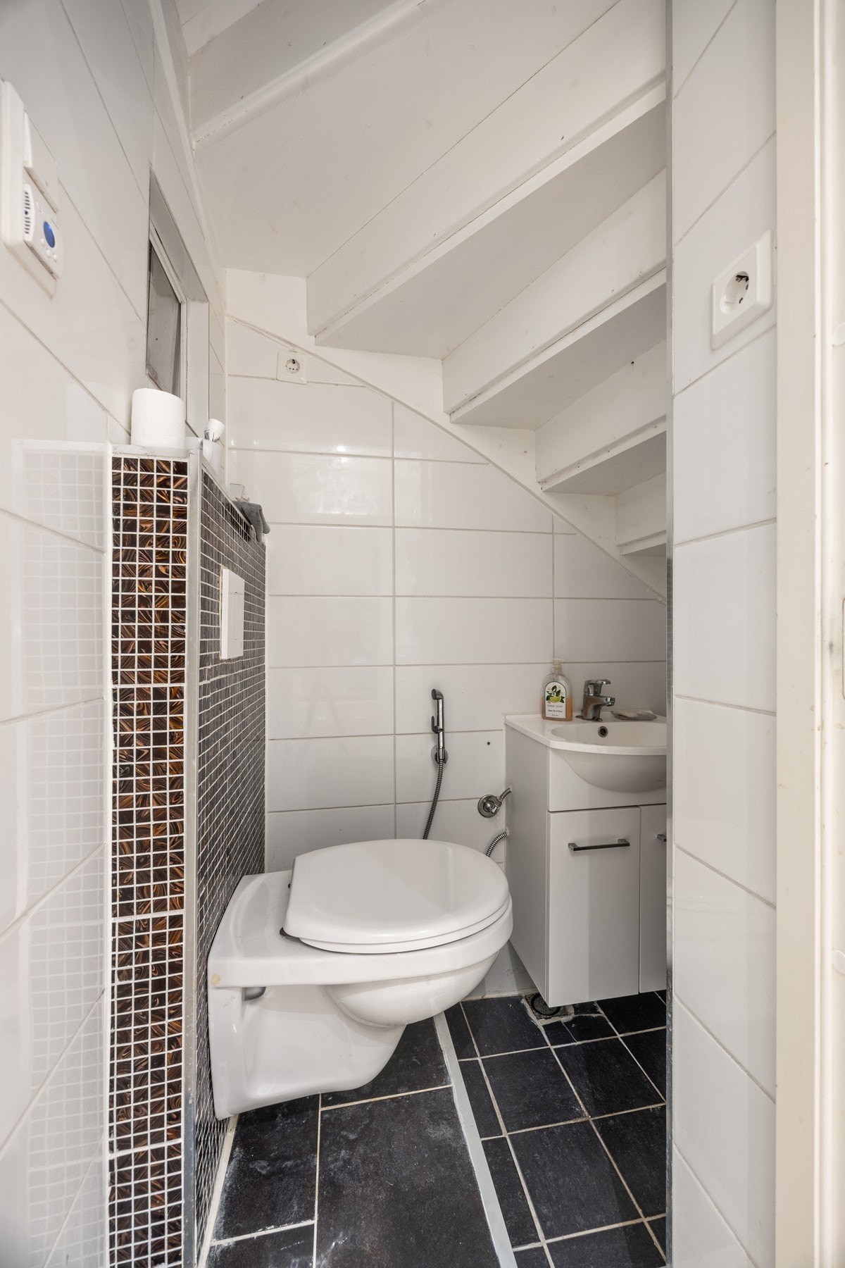 WC under trapp Galleribilde