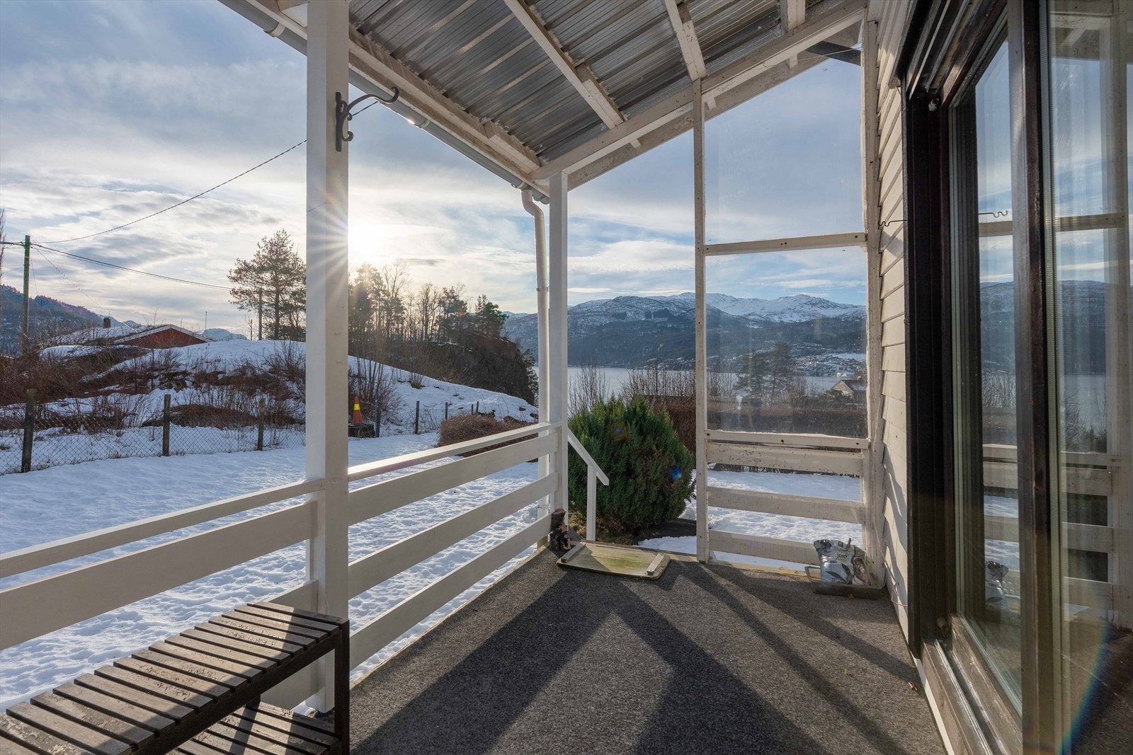 Overbygd altan - flott utsikt Galleribilde