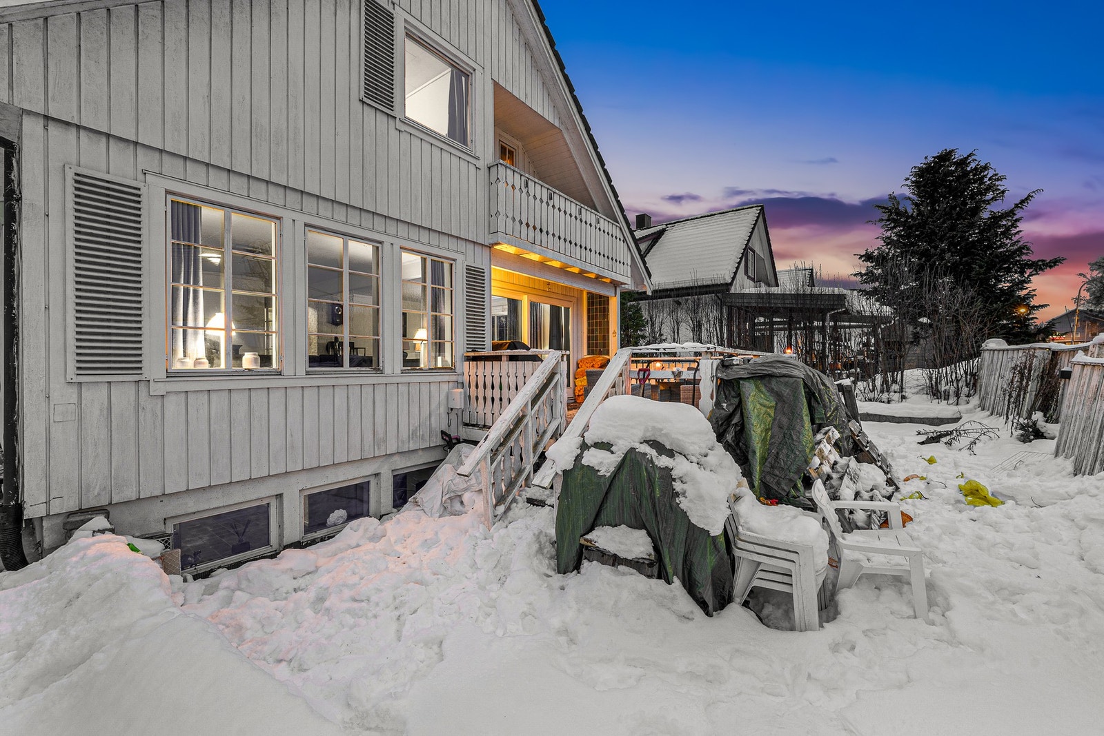 Ekstra uteplass med fleksible bruksområder gjennom sesongen. Galleribilde