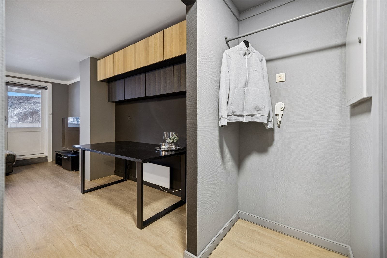 Entré og stue. Galleribilde