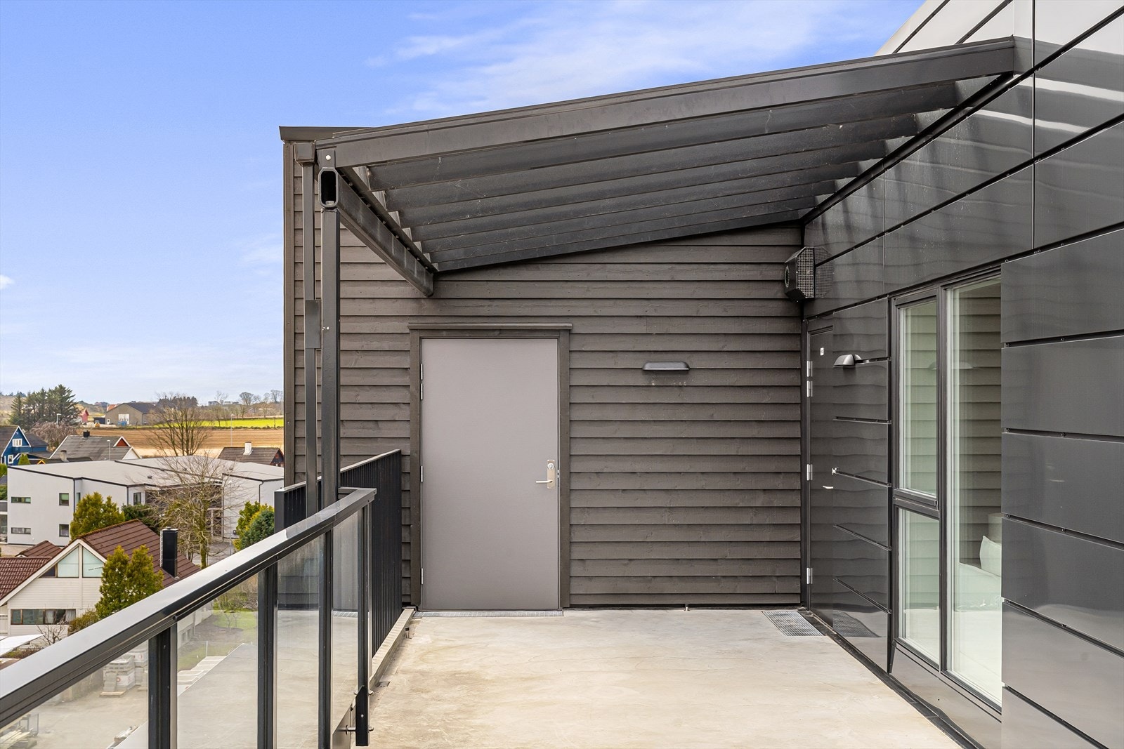 Adkomst til felles trapperom med heistilkomst direkte ned til bakkeplan eller parkeringsanlegg Galleribilde