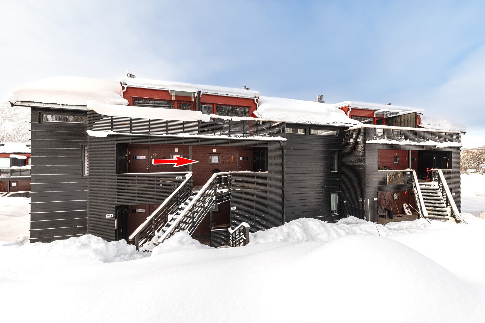 Attraktiv toppleilighet med ski inn/ut til Solheisen. Galleribilde