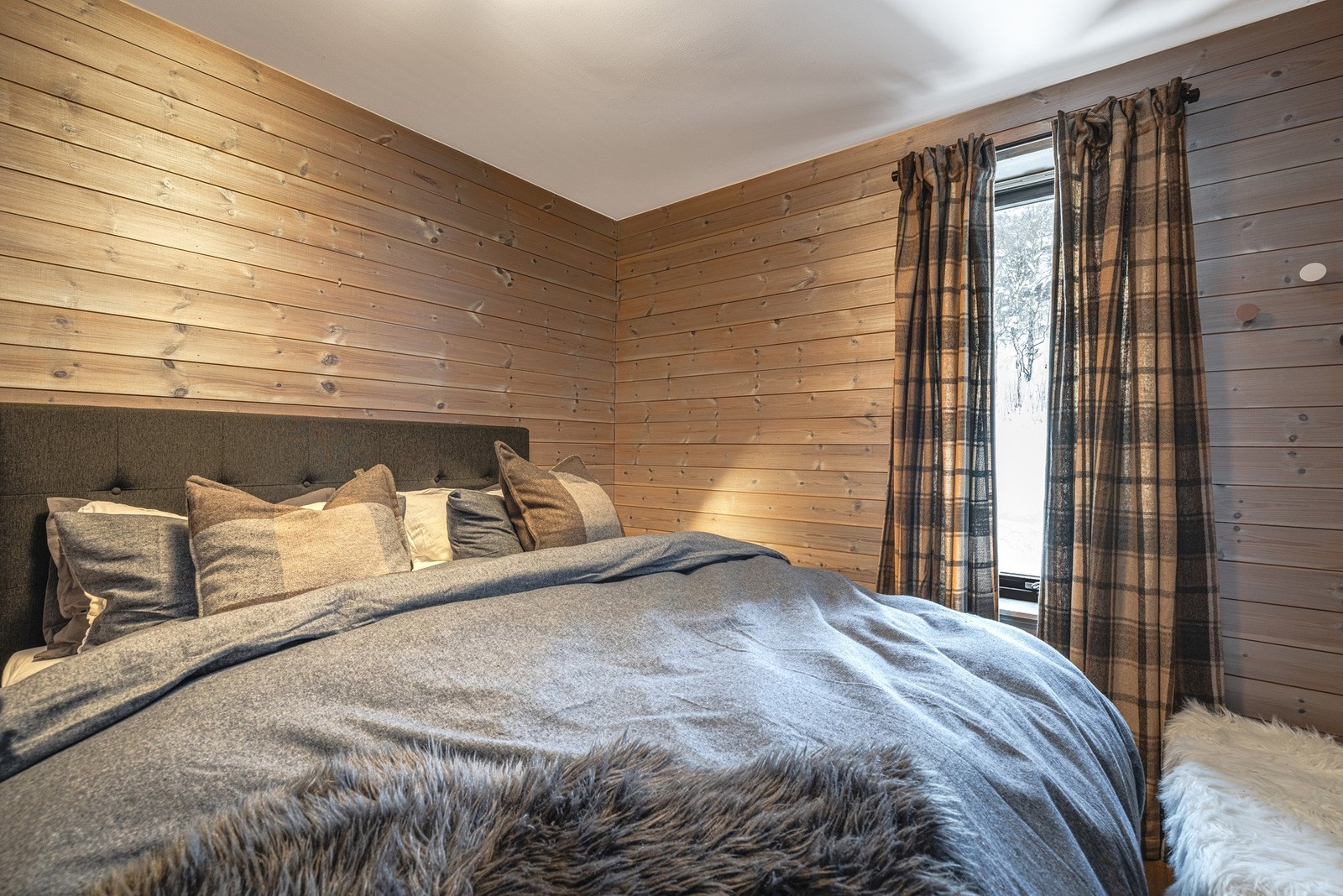 Delikat hovedsoverom med lun fjellfølelse - Perfekt for en god natt søvn. Galleribilde