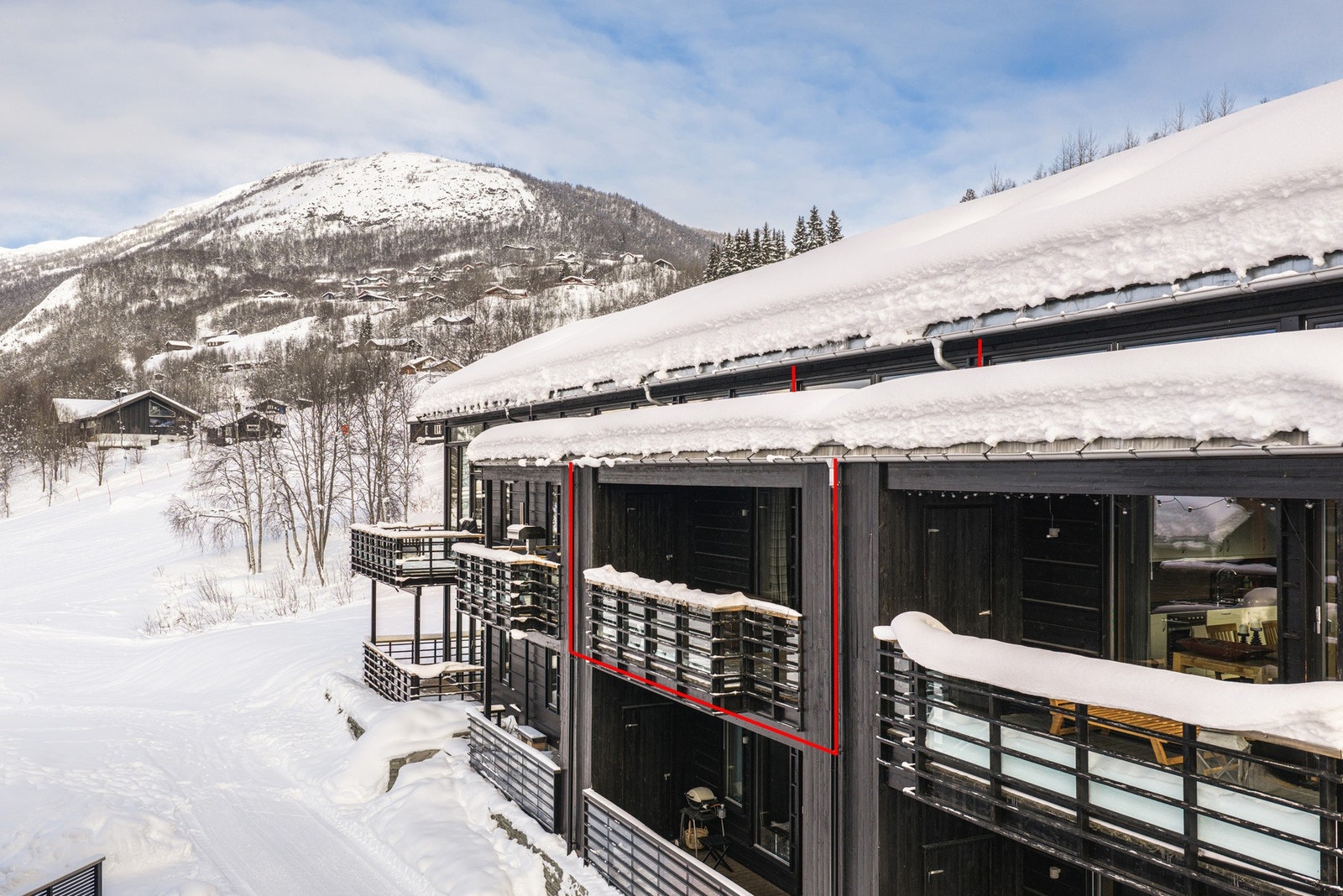 Delvis overbygget veranda på ca. 13 kvm. Galleribilde
