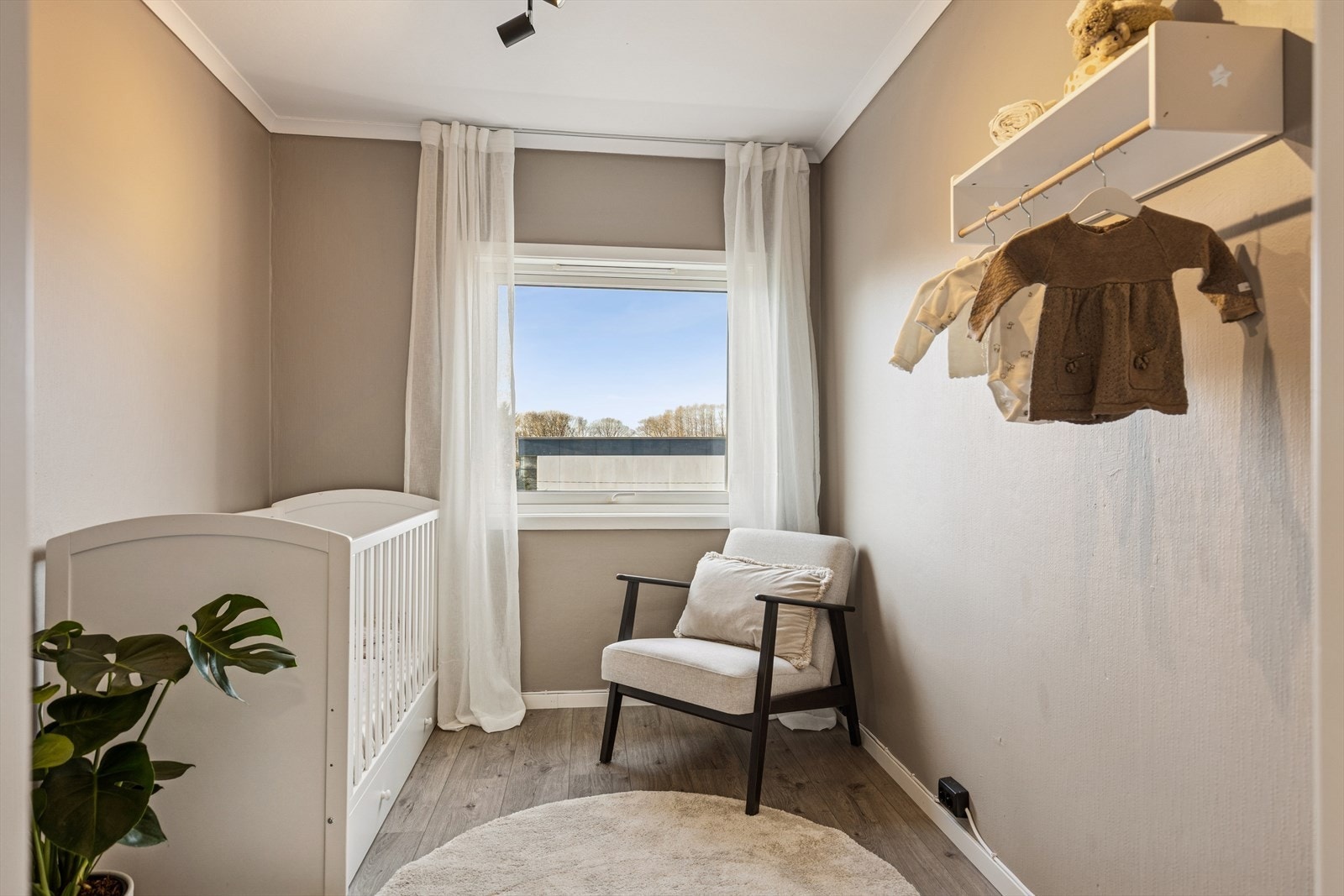 Soverom 2, rommet er av god størrelse og kan benyttes til så mangt Galleribilde