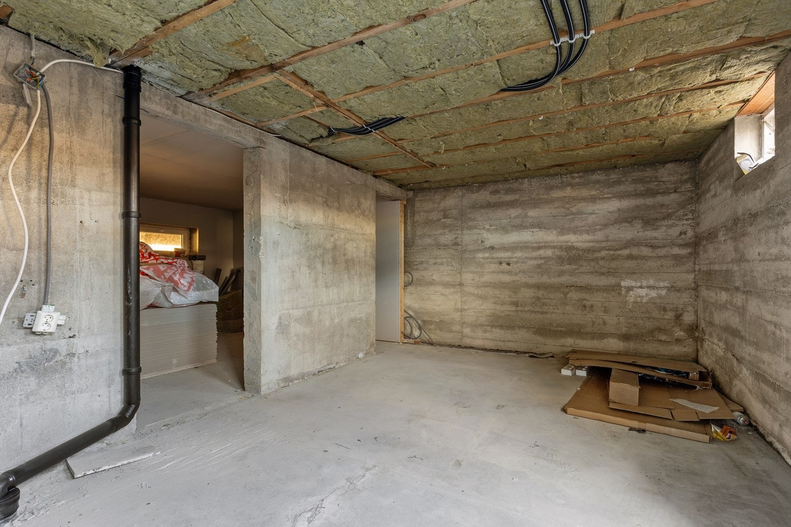 Uinnredet kjellerrom, med mye potensiale Galleribilde