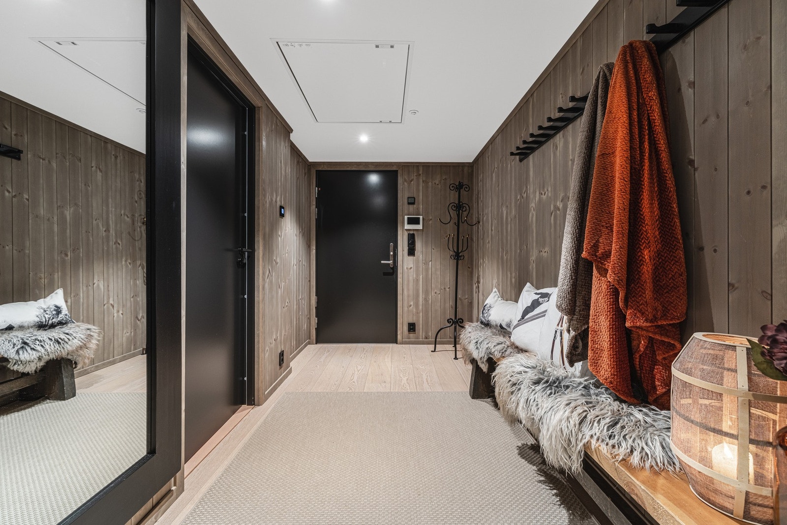 Stor hall/inngangsparti, perfekt utgangspunkt for å starte dagens aktiviteter. Galleribilde