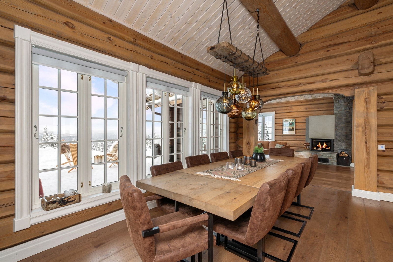 De store vinduene slipper inn rikelig med lys. Galleribilde