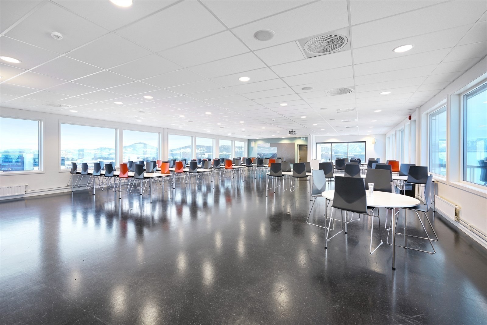 Kantine i femte etasje med takterrasse Galleribilde