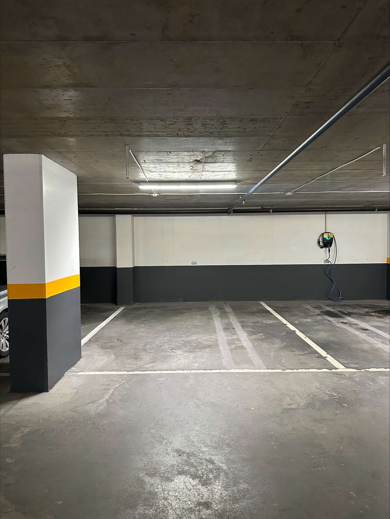 Med leiligheten følger det en garasjeplass i Nydalen P-hus, merket med 3202. Galleribilde