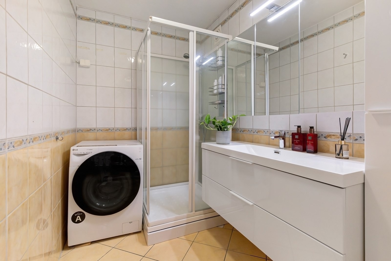 Opplegg for vaskemaskin. Galleribilde